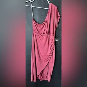 NWT Lulu shoulder dress